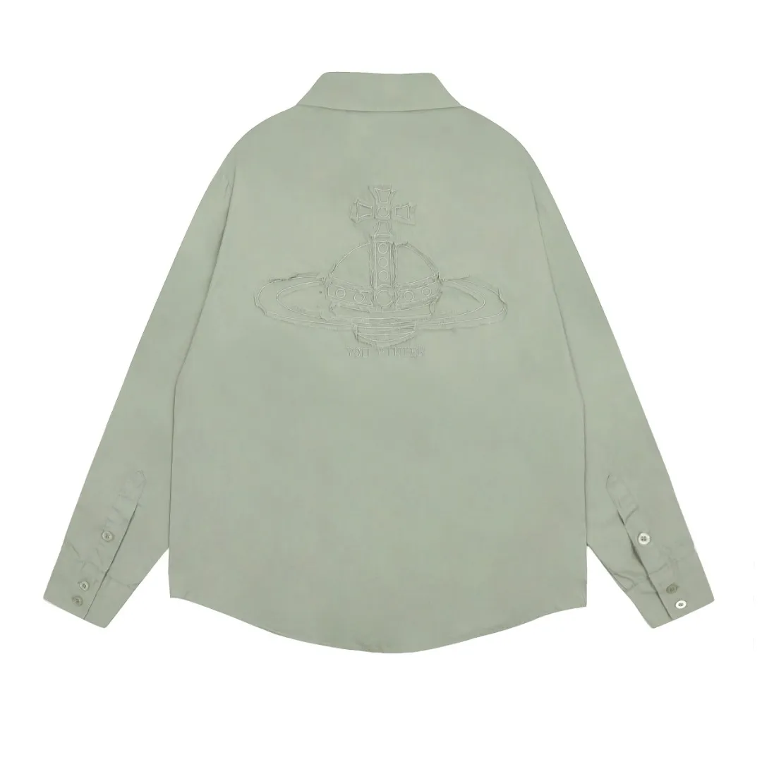 vivienne west wood The Queen Mother of the West Vivienne Heavy-duty patchwork old-style washed embroidered shirt Four seasons style Heavy-duty embroidery patch washing design on the back Very beautiful and unique Sleeve folding design with high workmanship Expanded arc design at the hem Loose and casual, slimming 5 color combinations are very versatile Correct accessories in the whole series Every detail is completely restored Straight to the full color Color: Eucalyptus green Sky blue Taro purple Pink White Size: S M L